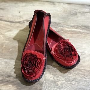 L’Artiste Spring Step Dezi Red Slip On Leather Shoes Flower Size 37 (US 6.5-7)